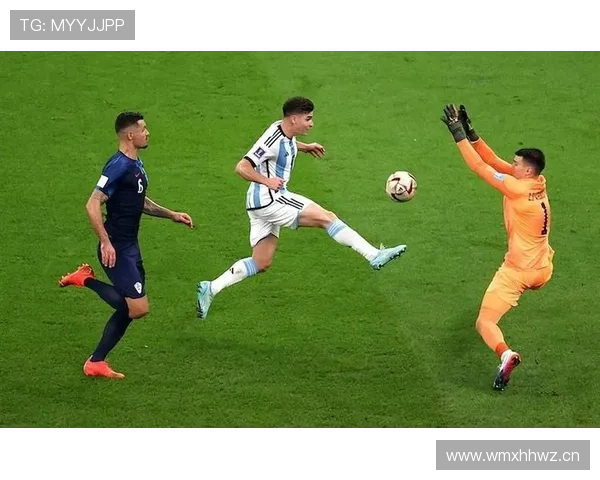 阿尔瓦雷斯高位压迫下的防守价值解析