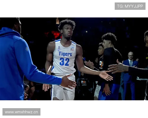 莫兰特突破分球主导进攻，灰熊战术体系围绕其动态创造效率提升